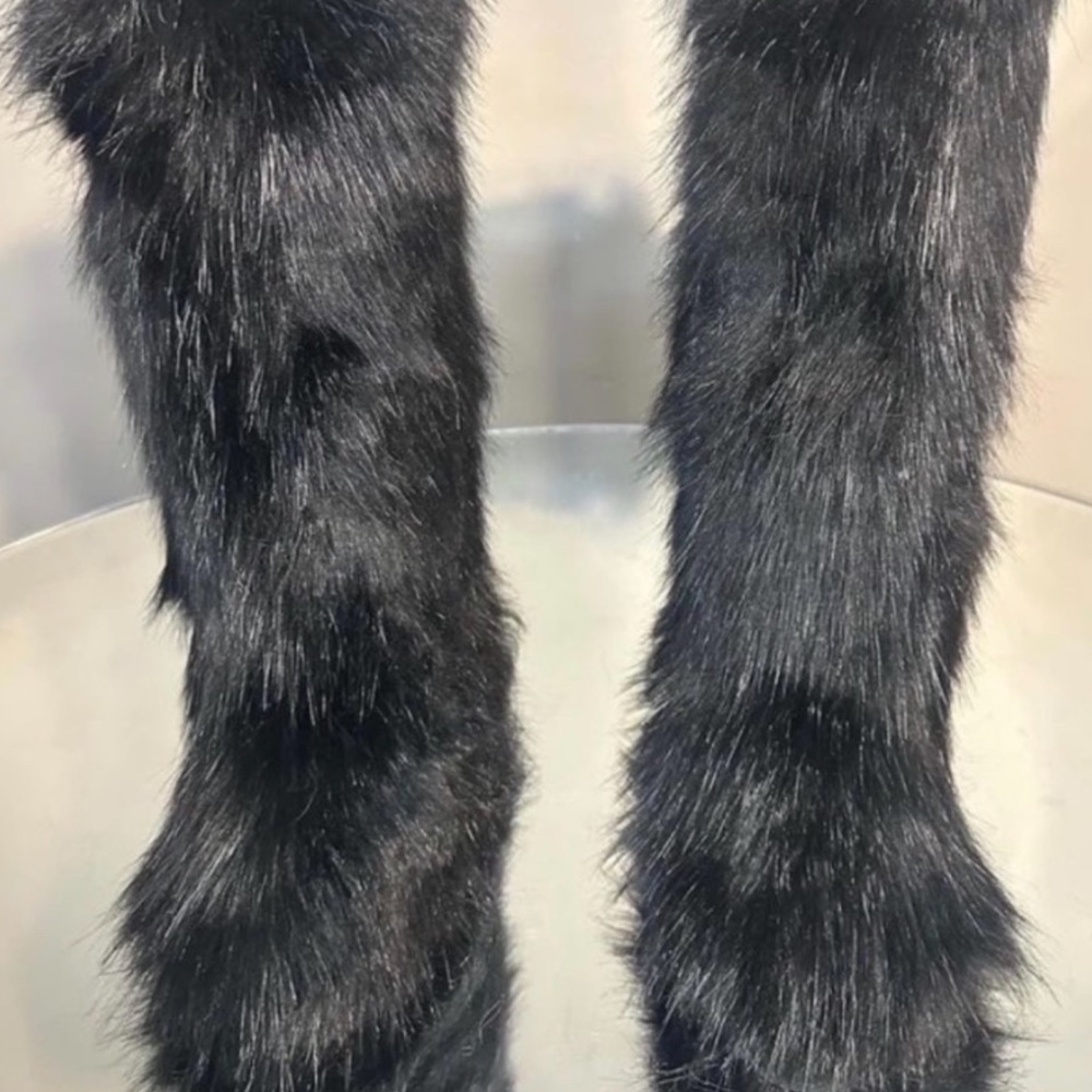 Black Custom Thick Faux Fur Kneeboots